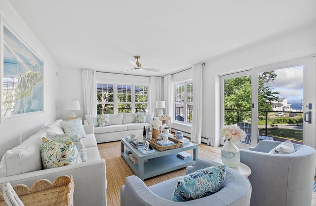 Granite Point Spacious and Elegant Family Retreat