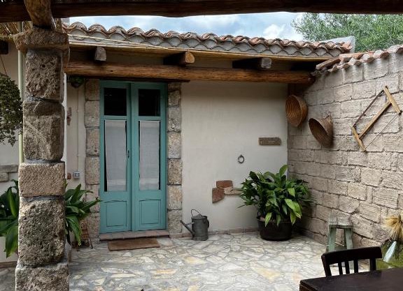 Graziosa stanza campidanese Su terzu