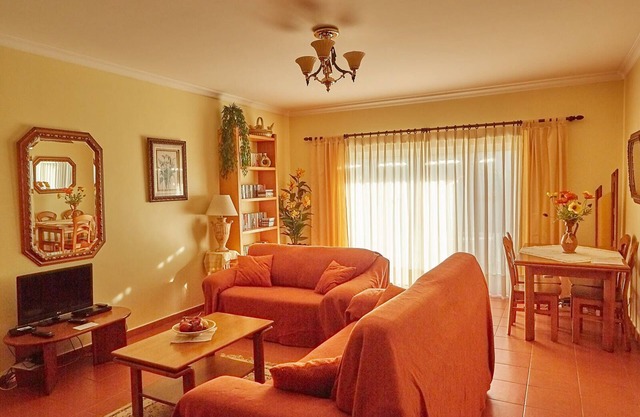 Great apartment ideal for 7 Hanging Valleys walk & visiting the whole of Algarve