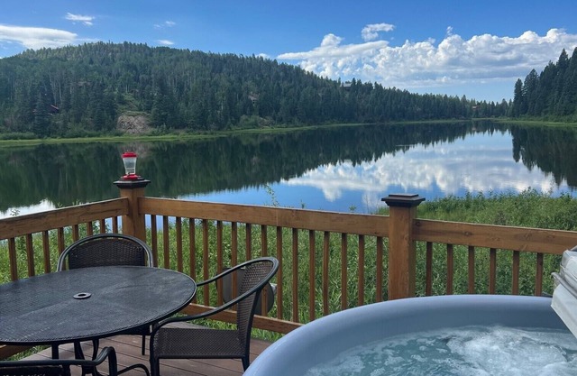 Great Fall rates at Columbine Lake with fishing and nearby Purgatory Ski Area.