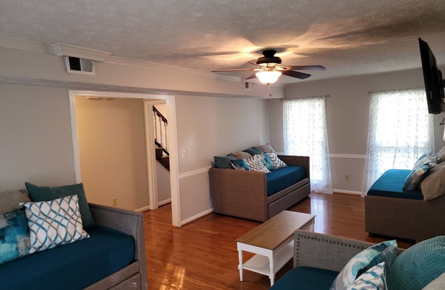 Great for Large Groups, 35 Minutes to Atlanta