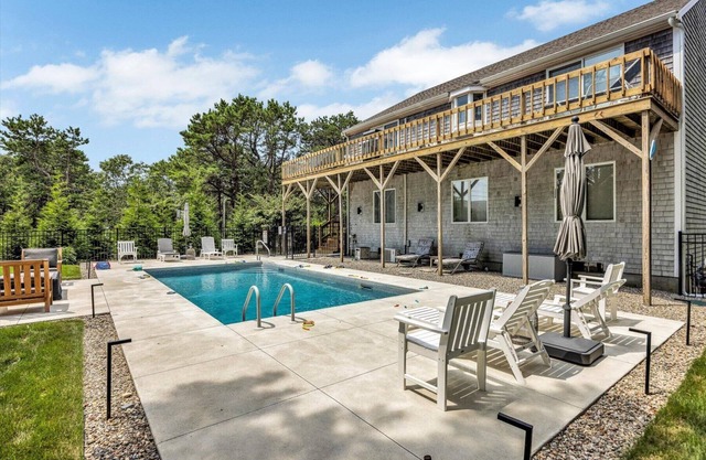 Great Island Home, Pool, 3 Private Beaches, Sleeps 8, Dogs Considered! (1913)