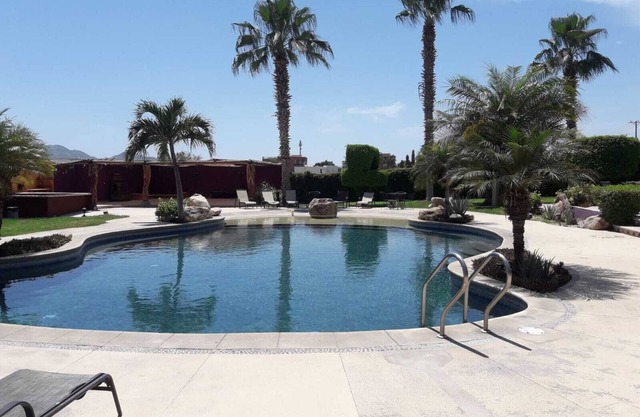 GREAT LOCATION BRAND NEW STUDIO WITH POOL WIFI NETFLIX 2 BLOCKS FROM THE BEACH!