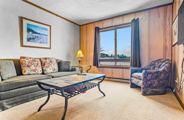 Great Location On Slopes EZ parking WiFi ECONOMY