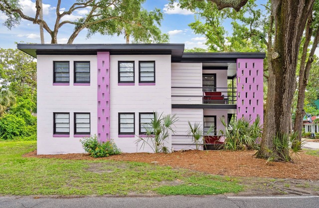 Great Location, Vintage and Fun Folly Vacation 120 Unit B