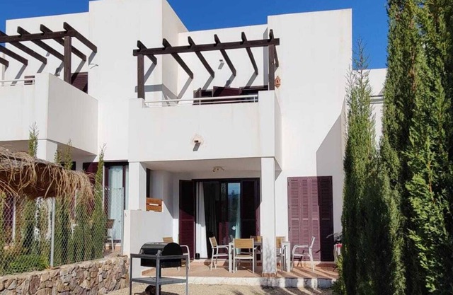 Great semi-detached house with views of the Macenas beach, between gardens, and countryside