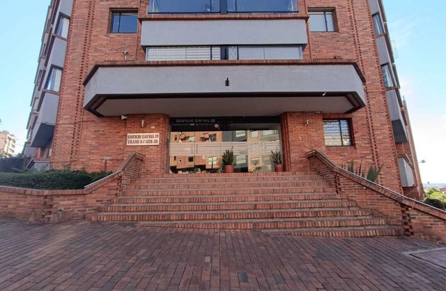 Great spot for a long stay near the mountains