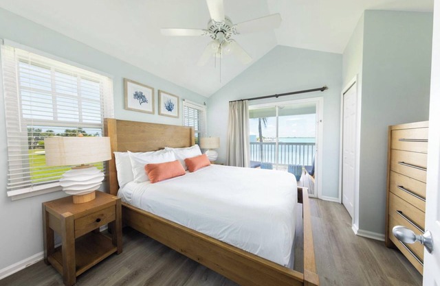 Great Spot for Your Next Vacation! Amazing Unit w/3 Bedrooms, Balcony