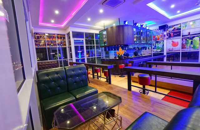 Green Rose Hotel