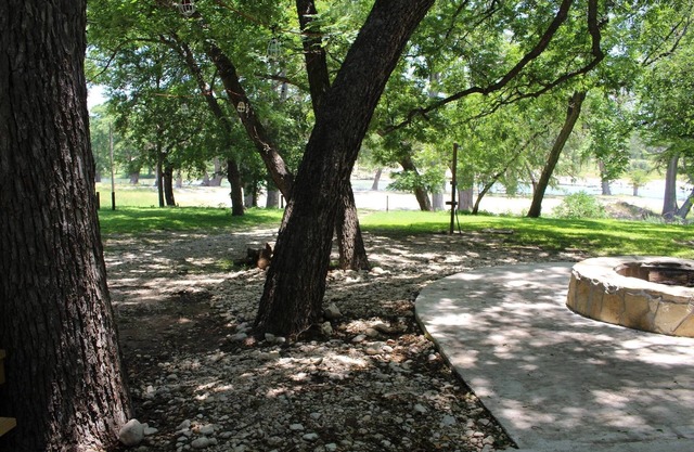 Greer's Casa de Frio - sleep 12 - "Exclusive Riverfront" @VacationFrioRiver