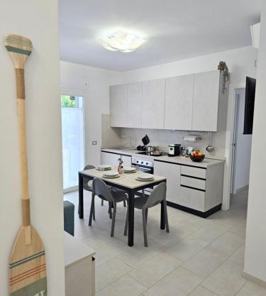 Grey House1 100m to the beach