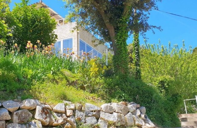 Ground floor of Villa in the center of Sartene with terrace and garden