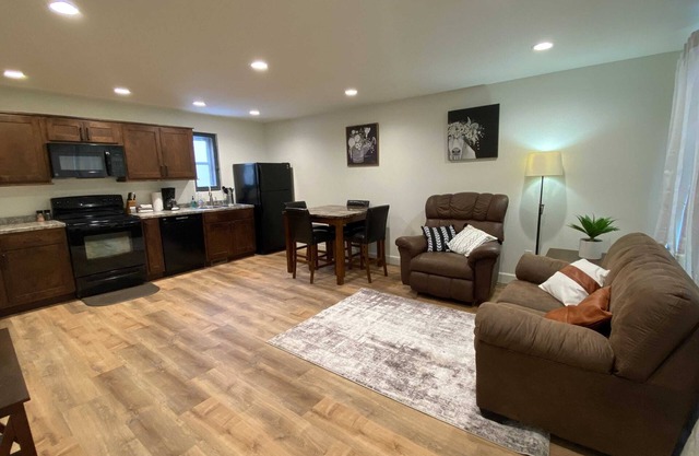 Ground level 2 bedroom loft apartment