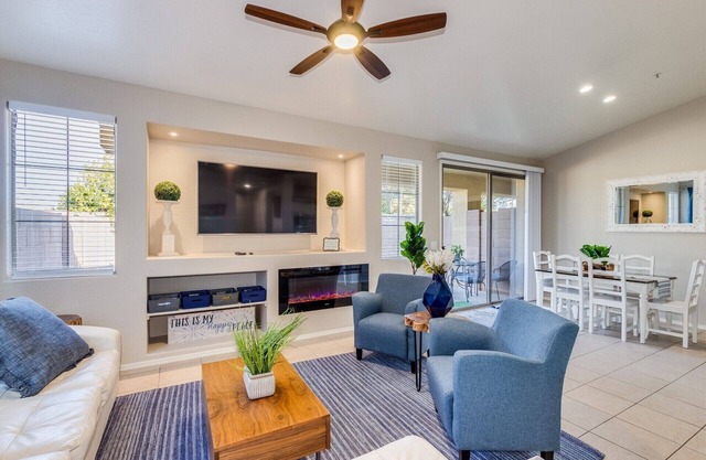 Group Luxury Retreat ~ 4 Neighboring Homes, 21 Beds, Pool & Golf Community