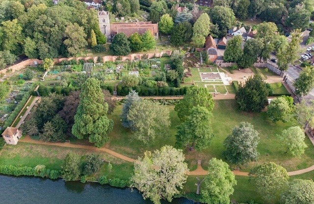Guest Homes | Caversham Westfield House