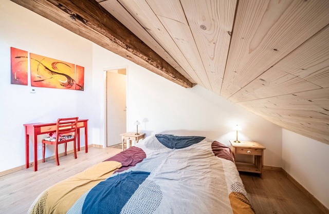 Guest House 'Automne' with Mountain View, Private Terrace and Wi-Fi