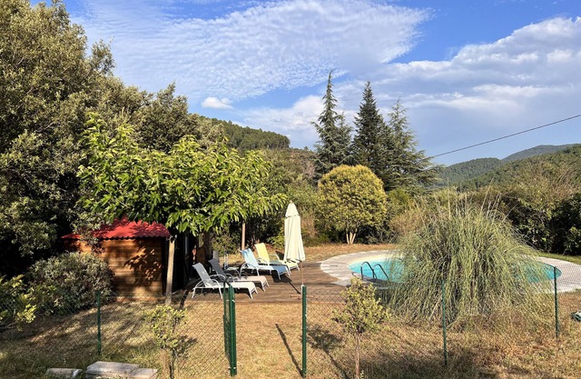 Guest House 'Chambre Cévenole' with Shared Pool, Wi-Fi and Air Conditioning