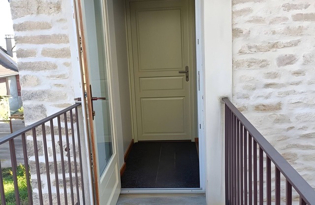 Guest Room "Chambre Chocolat" with Shared Pool, Shared Terrace and Wi-Fi