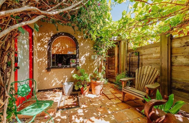 Guest Suite 3 Blocks To Ocean Bluffs & Town