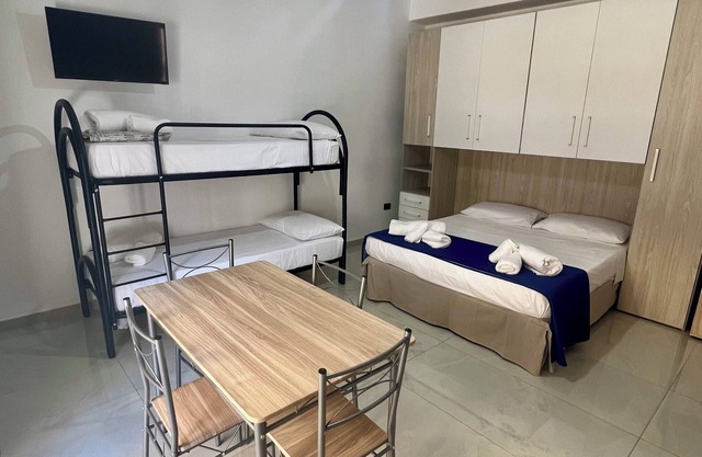 Guesthouse the barber's store