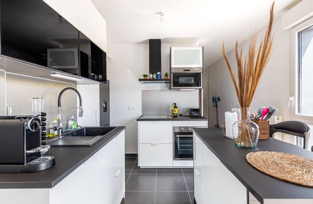 GuestReady - Villeneuve's Levitating Oasis