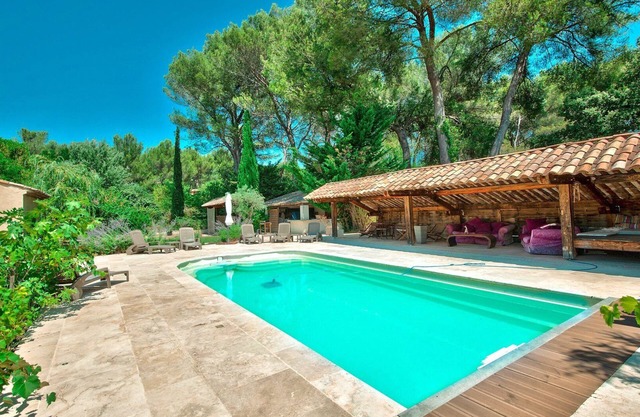 GuestReady - Big house near Aix-en-Provence