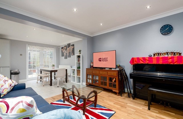 GuestReady - Family retreat in London