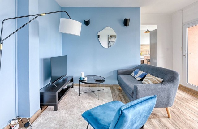 GuestReady - Serenity blue in Oullins