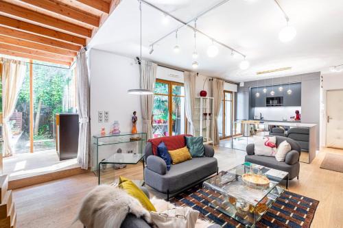 GuestReady - Spacieux apt. avec cour privative