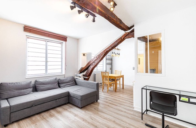 GuestReady - Wooden essence near the Louvre