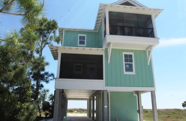 GULF FRONT HOME! Step from the property to the beach!