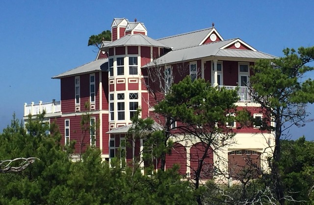 GULF FRONT - Private Pool, Boardwalk, & Elevator, Decks Galore, Pets Welcome