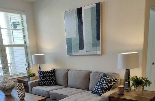 GV202 - 3BD 2.5BA Lluxury Apt in DFW/Grapevine