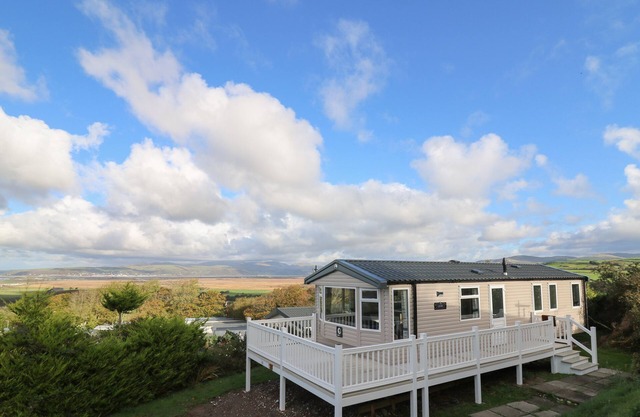 GWENT 74, family friendly, country holiday cottage in Borth