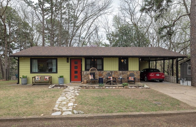 Gypsy Haven: Retro Charm - Heart of the Upper Loop