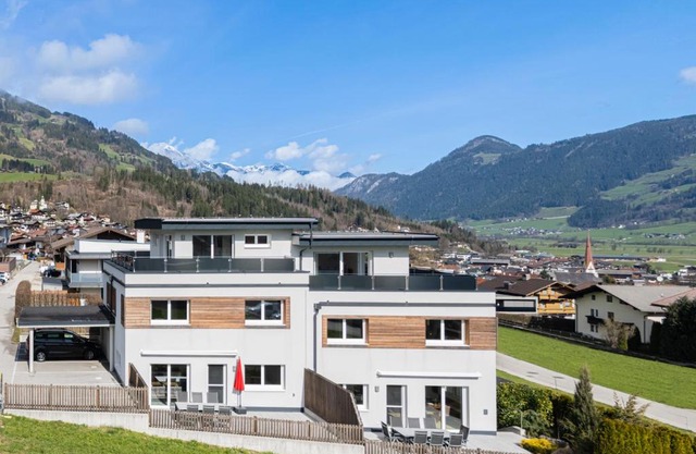 H19 - Modernes Ferienhaus 145qm, 3SZ, Wellnessbereich mit Sauna und Dachterrasse mit Panoramablick, Kühlen und Heizen mit Geothermie