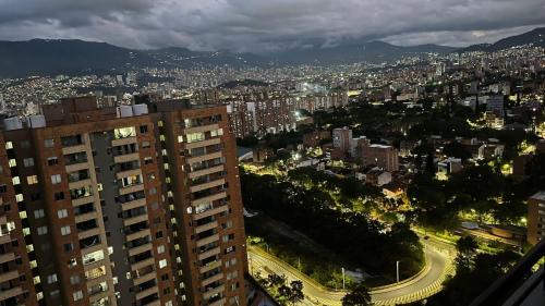 Habitación Masculina 1 persona en Apartamento Compartido Medellín