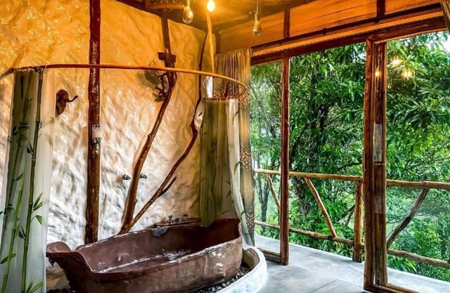 Habitacion Deluxe con Balcón y Vista a la Montaña en Mocoa