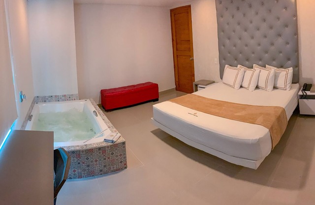 Habitacion Junior Suite Con Jacuzzi En Laureles Estadio