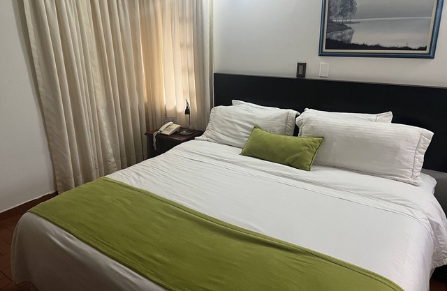 Habitacion Standar Doble Cerca a la Piscina y con Aire Acondicionado