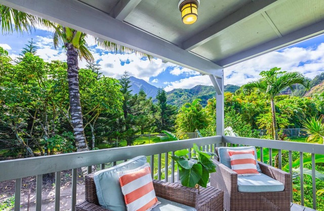 Hale Kanani Kauai: Steps to Hanalei Bay w/AC, Mountain & Waterfall Views