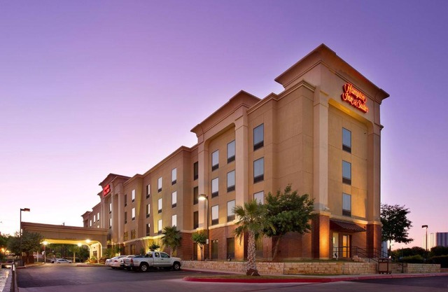 Hampton Inn and Suites San Antonio Airport