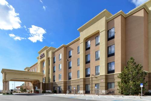 Hampton Inn & Suites - Coors Road