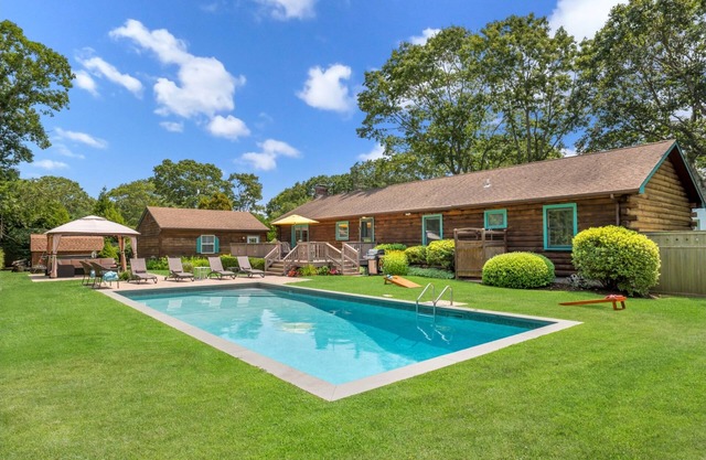 Hamptons Lincoln Log Getaway Heated Pool