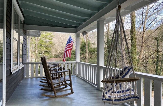 Happy Clan Cottage - Updated 1921 Montreat Cottage