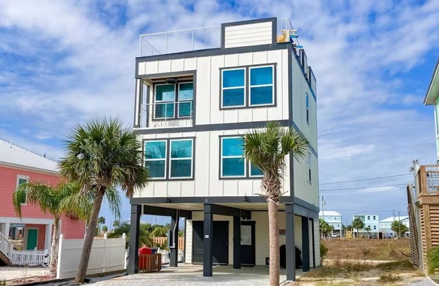Happy Ours with Elevator – Rooftop Views & Beach