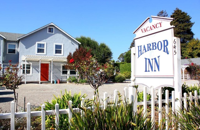 Harbor Inn