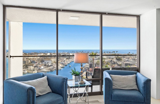 Harbor View and Channel View Condo-Ocean Views, steps to Lido Village