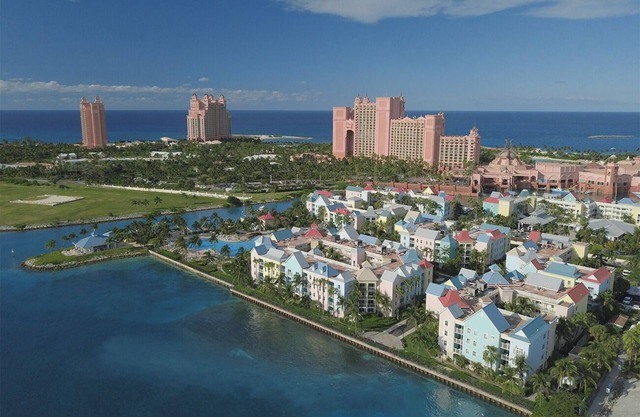 Harborside Resort at Atlantis – A Relaxing Retreat with Full Access to Adventure