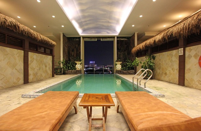 Harmoni Suites Hotel